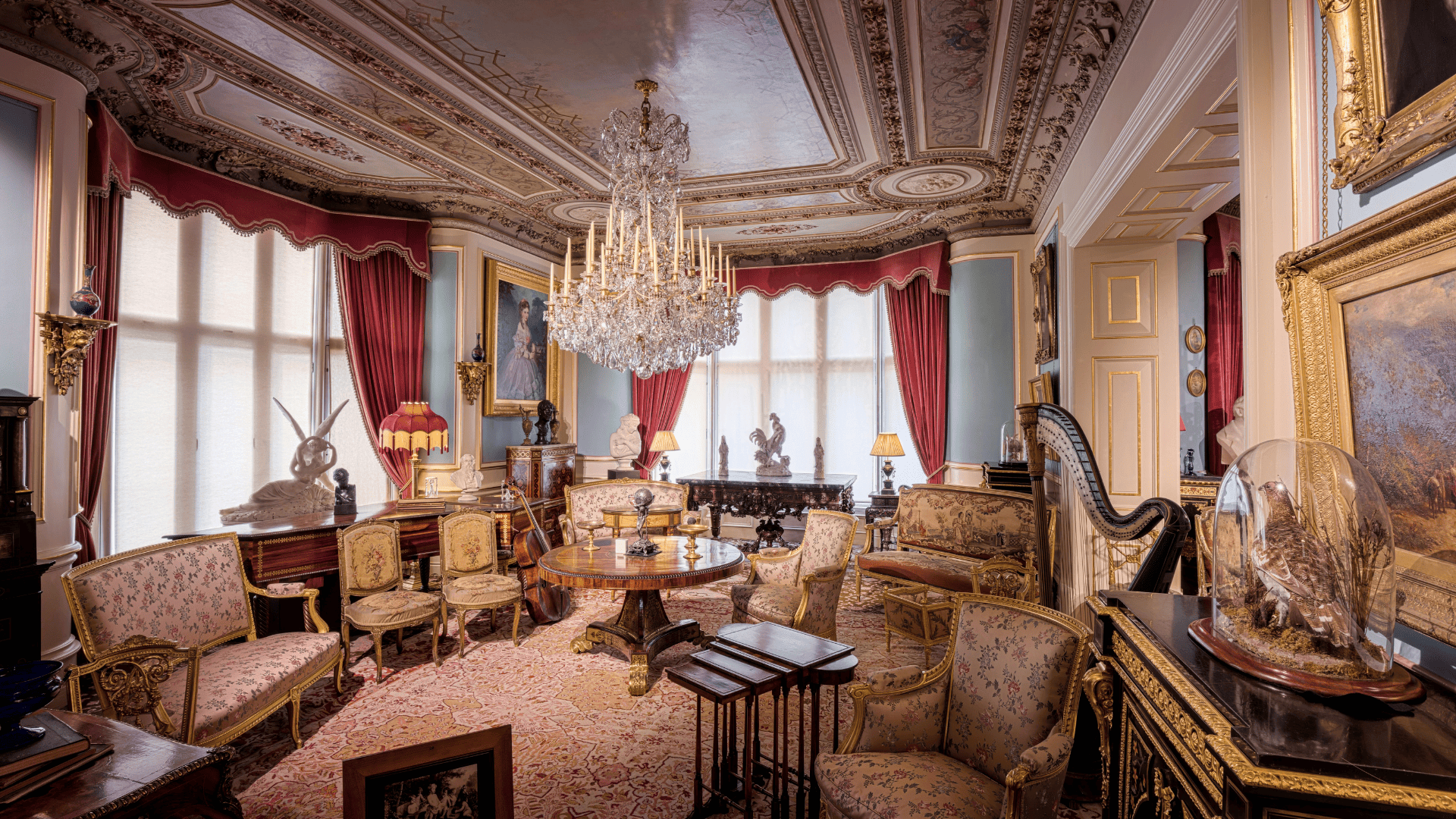 Traditional interior decoration