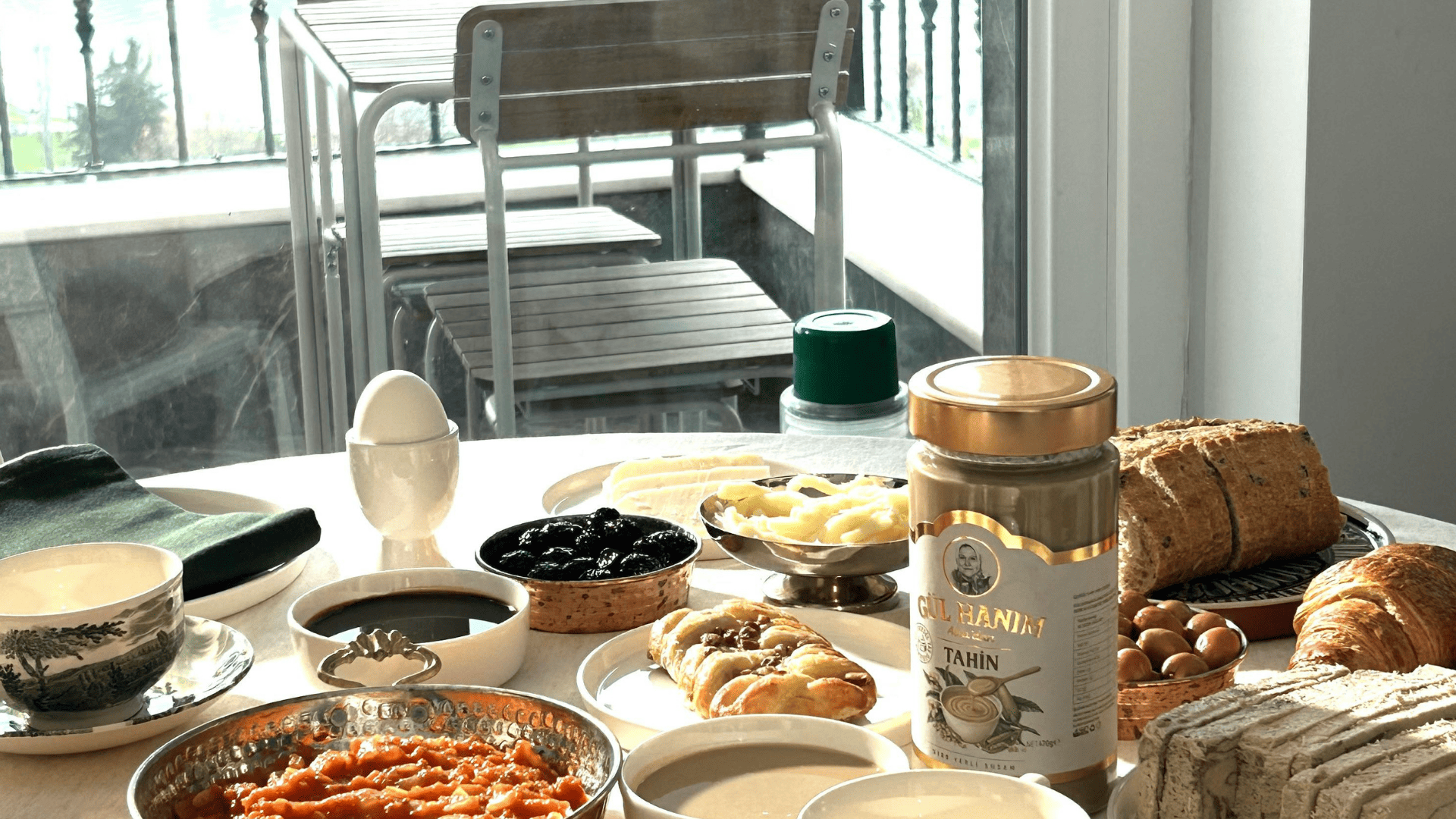 Breakfast Nook Window Seat